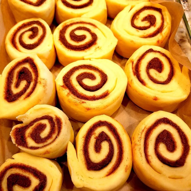 cinammon rolls.jpg