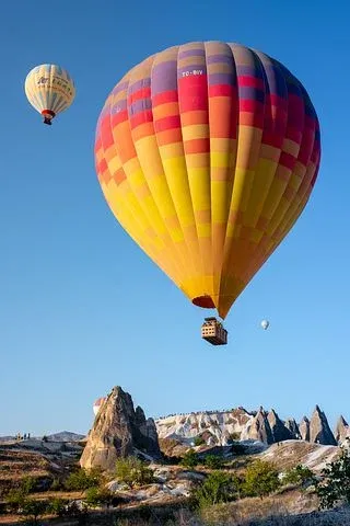 hot-air-balloons-4561264__480.webp
