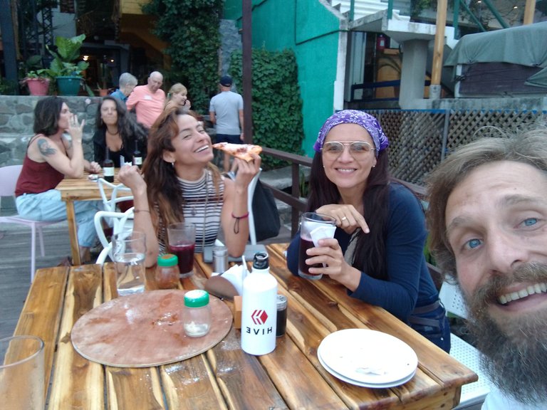 Getting to know our onboards - @karlasss - with HBD Pizza