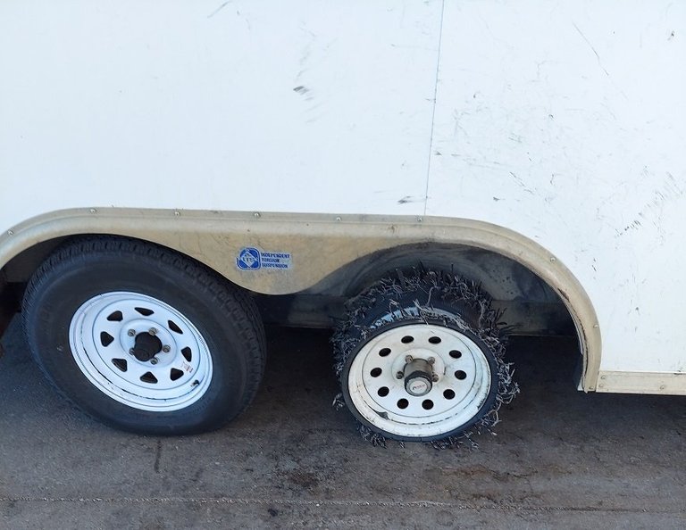 tire-wheel-trailer.jpg
