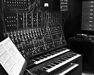 Moog-sound-synthesizer.jpg