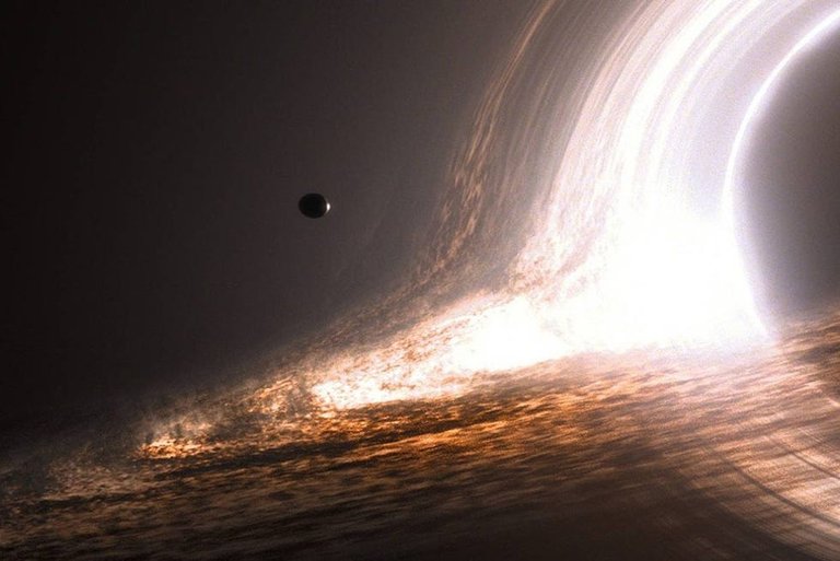 gargantua-interstellar-1672829007.jpg