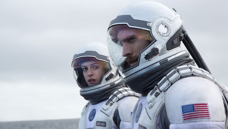 interstellar-foto-5-1672829154.jpg