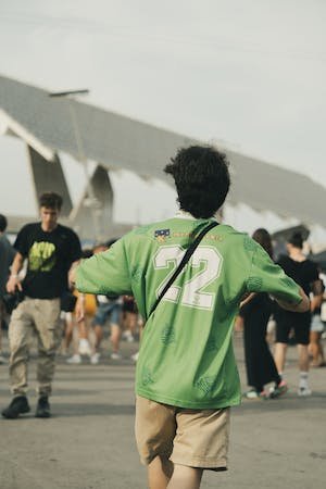 free-photo-of-man-in-green-sports-shirt.jpeg