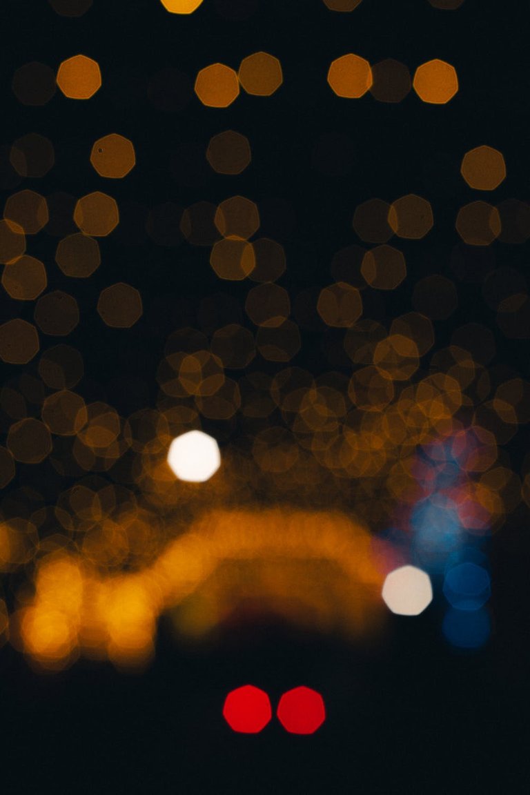 free-photo-of-blurred-light-at-night.jpeg