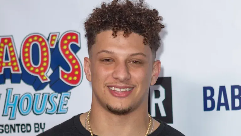 patrick-mahomes-shutterstock-gID_7.webp