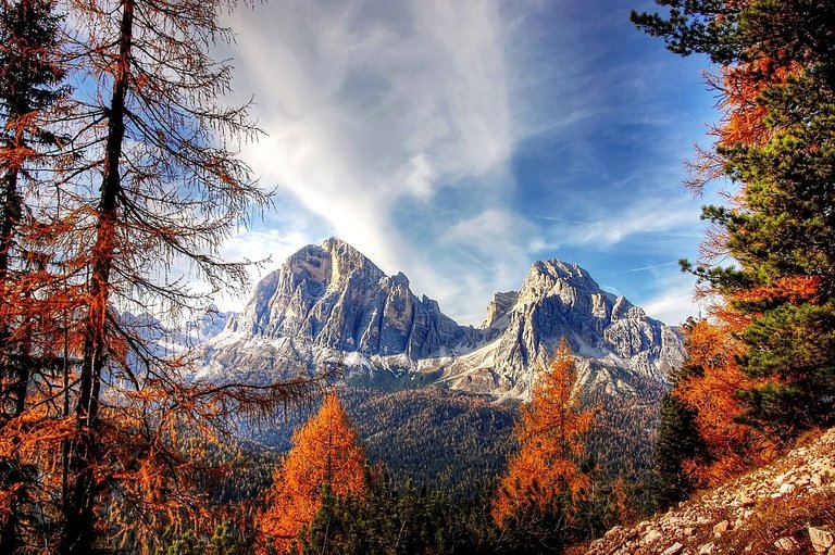 dolomites-2897227_1280.jpg