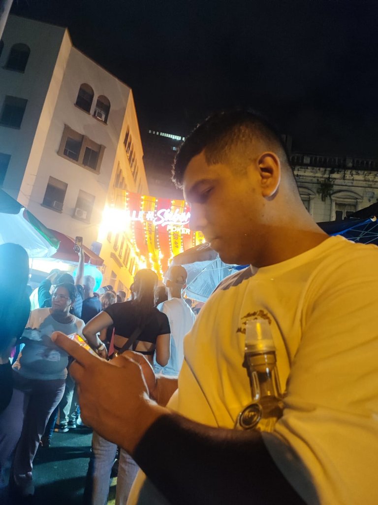 1008810813.jpg