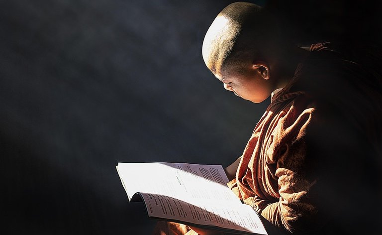 theravada-buddhism-4739531_1280.jpg