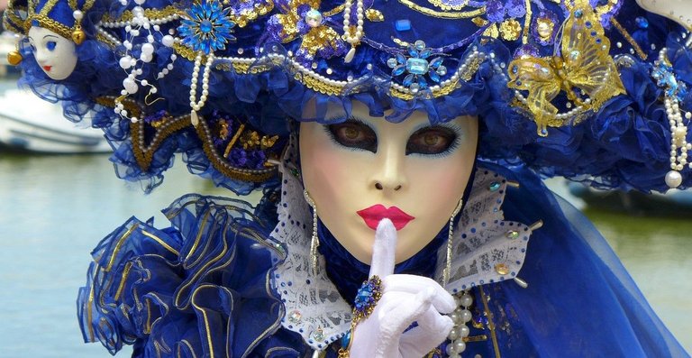 carnival-venice-1803622_1280.jpg