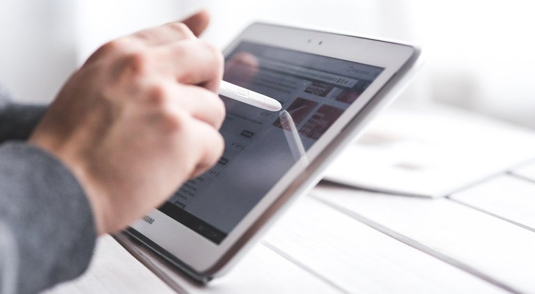 tablet-791050_1280.jpg