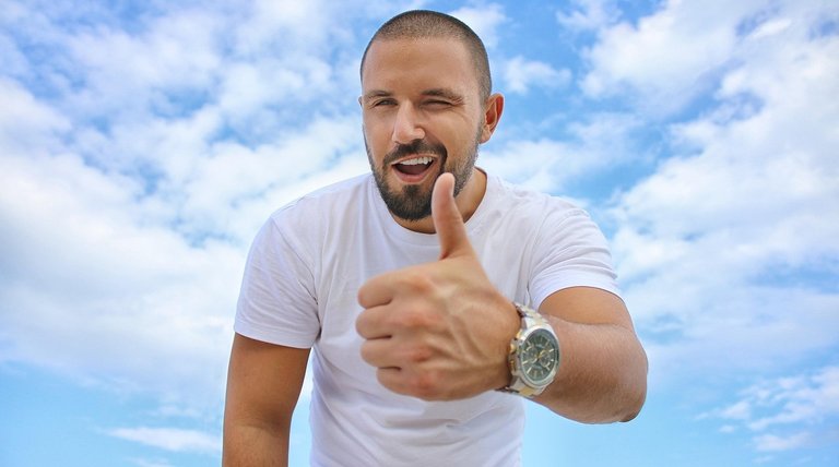 young-man-2939344_1280.jpg
