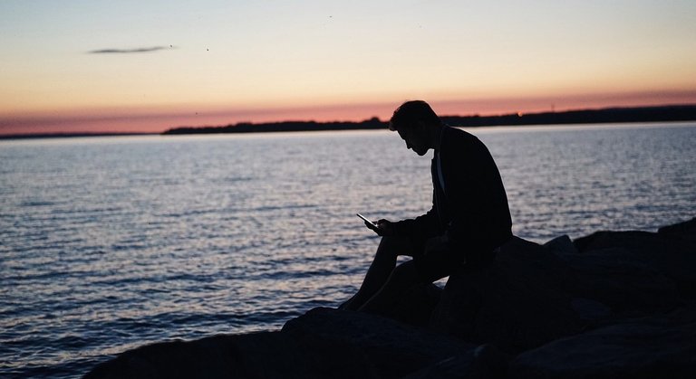 people-2575936_1280.jpg