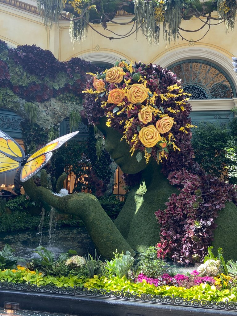 The botanical garden at the Bellagio Hotel. I learned later on that they changes the garden often. Loooved this!