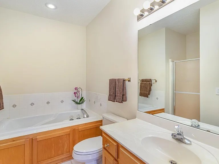 Old Bathroom.jpeg