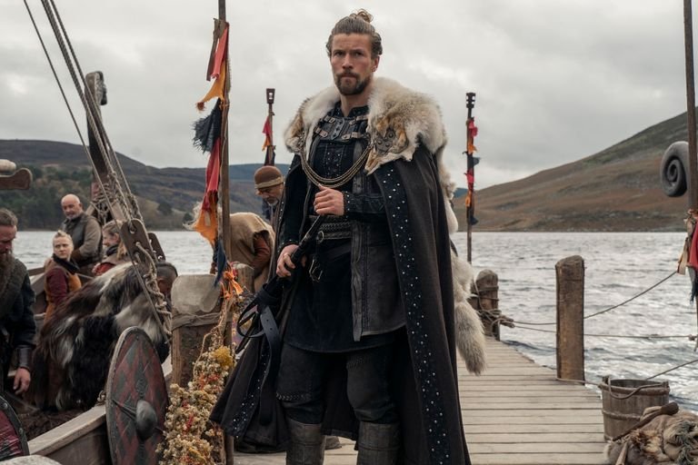 vikings-valhalla-sam-corbett-1638725941.jpg