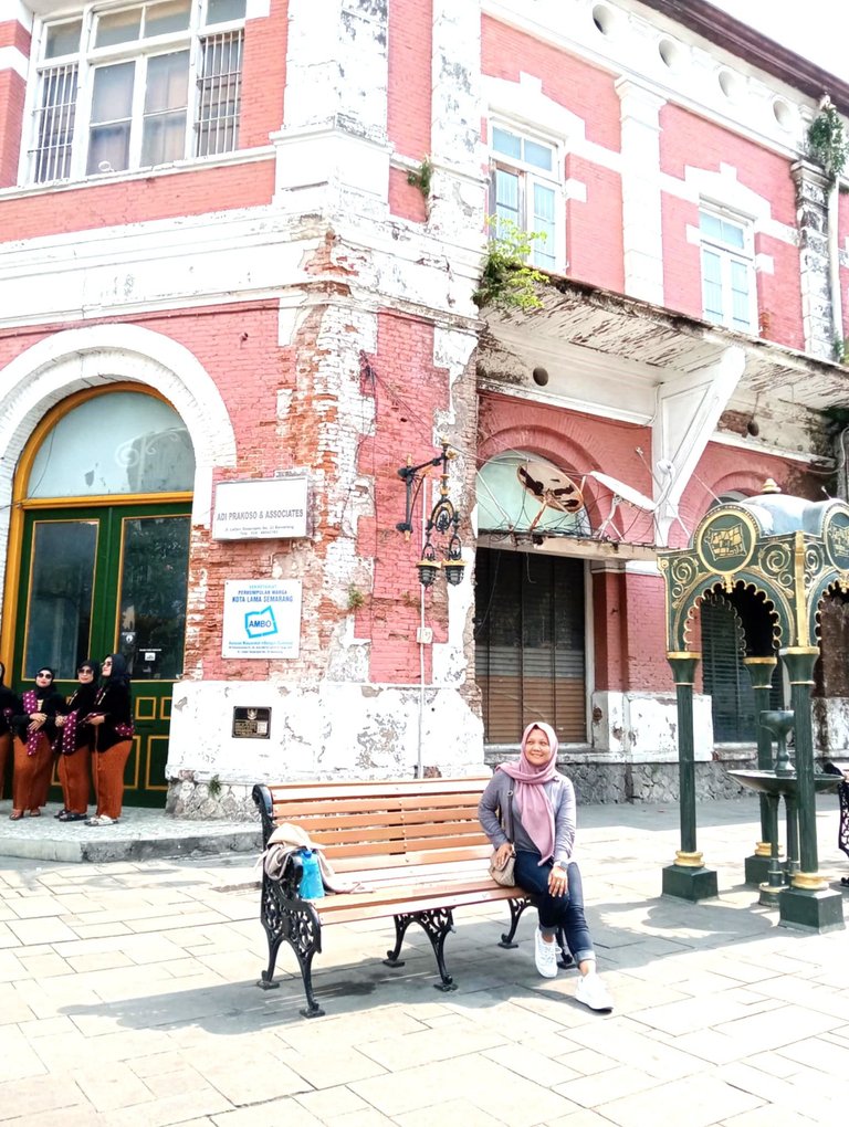 Foto depan gedung.jpg