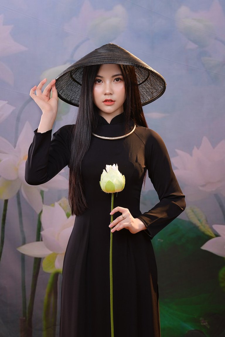 white-lotus-ga78097c68_1280.jpg