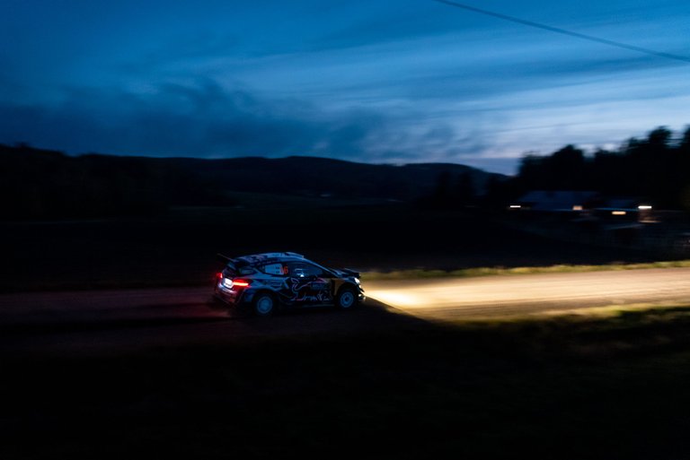 !05secto_rally_finland_wrc_ralli_night.jpg