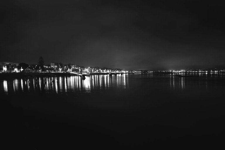 long exposure bay bw 5.jpg