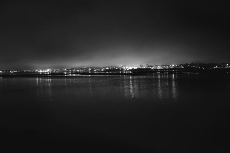 long exposure bay bw 7.jpg