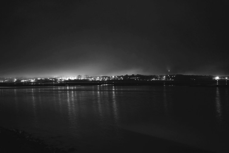 long exposure bay bw 10.jpg