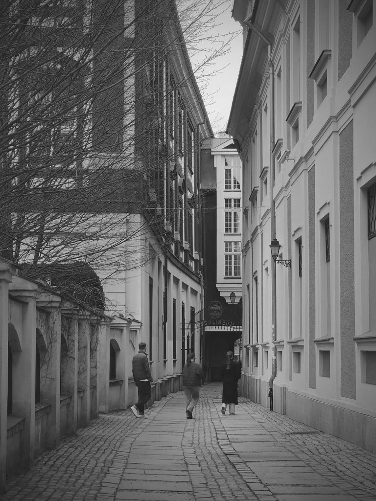 Wroclaw streets bw 2.jpg