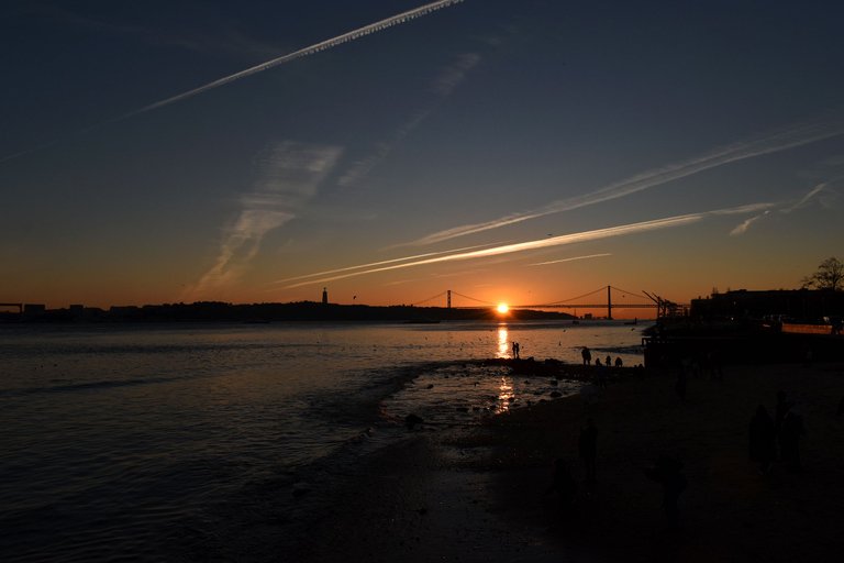 sunset lisbon bridge jan 13.jpg