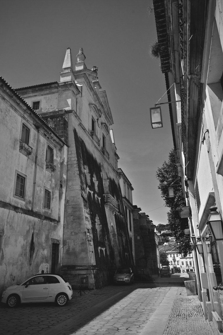 Alcobaça streets bw 3.jpg