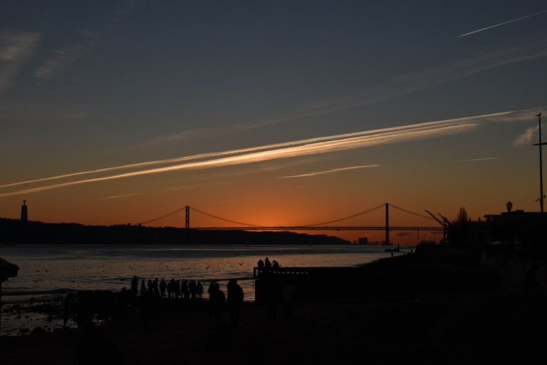 sunset lisbon bridge jan 20.jpg