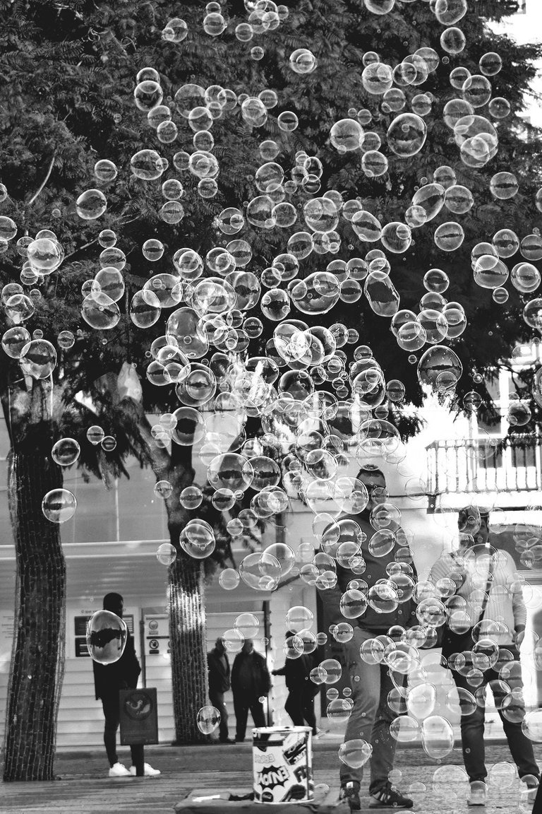 bubbles lisbon bw 7.jpg