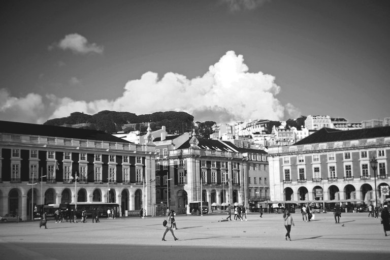 Lisbon center helios bw 6.jpg