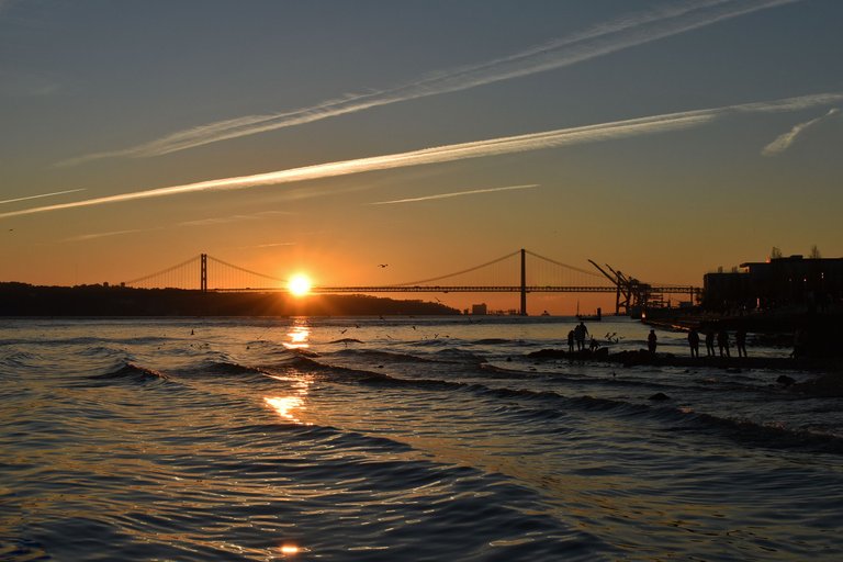 sunset lisbon bridge jan 12.jpg