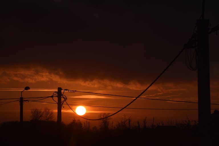 best sunset electric lines pl 1.jpg