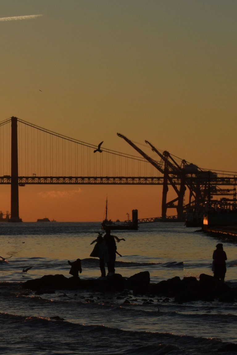 sunset lisbon bridge jan 11.jpg