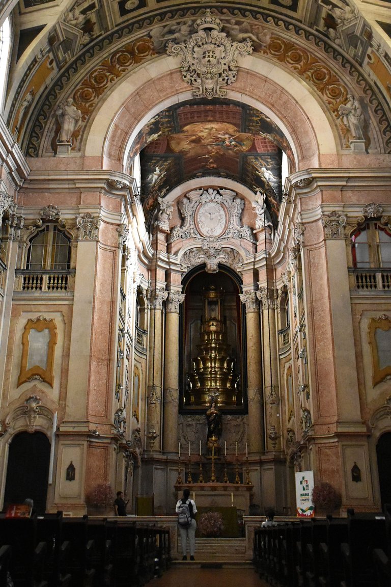 Church of Our Lady of the Incarnation Lisbon 8.jpg