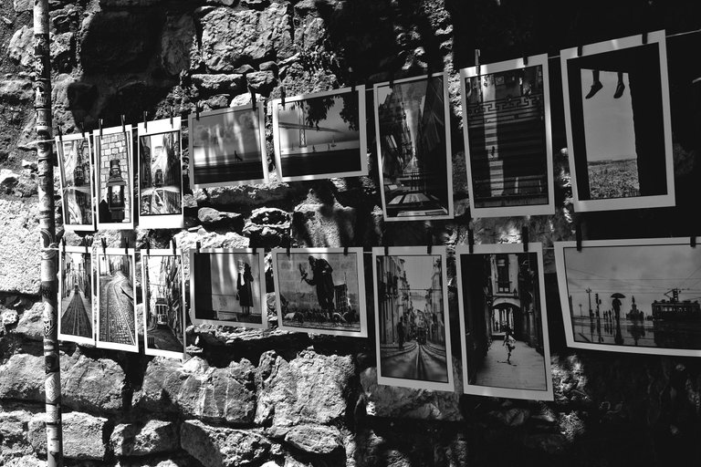 art seller bw 4.jpg