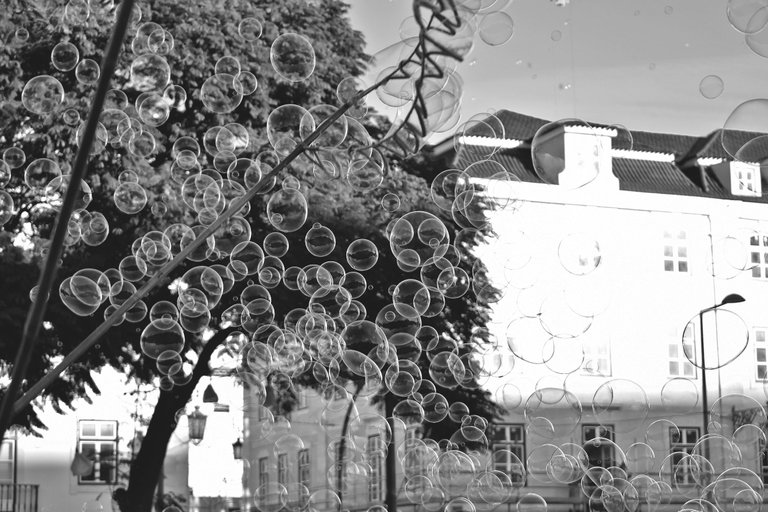 bubbles lisbon bw 2.jpg