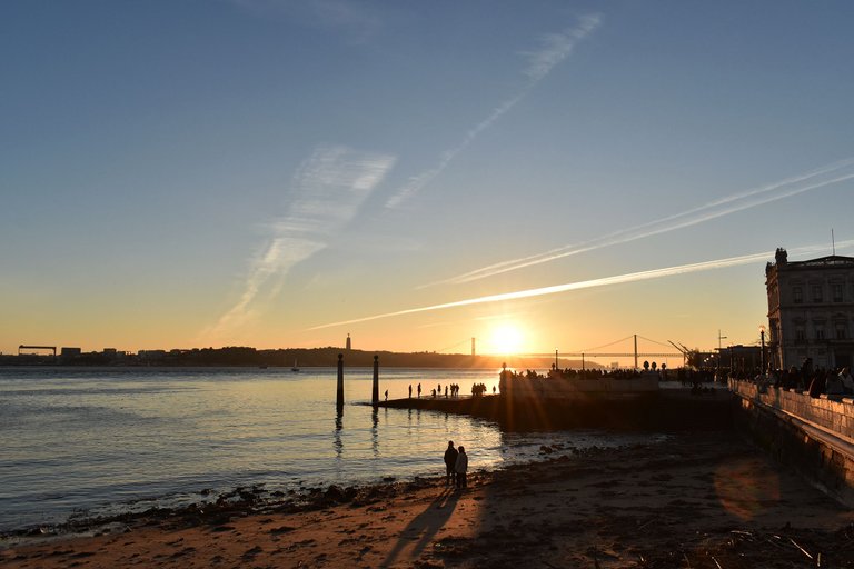 sunset lisbon bridge jan 1.jpg