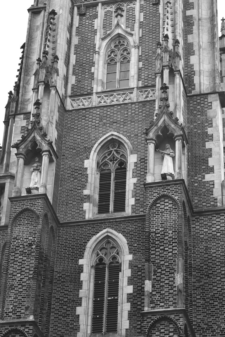 wroclaw catedral bw 3.jpg