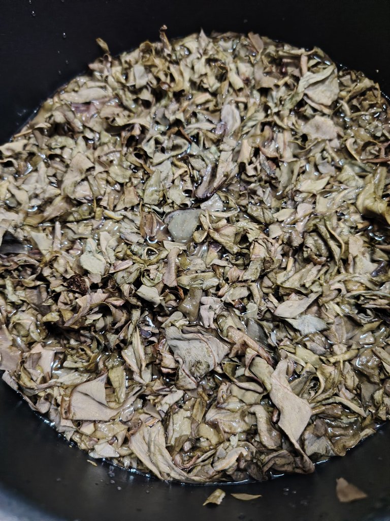 Soaked the gabi leaves overnight 