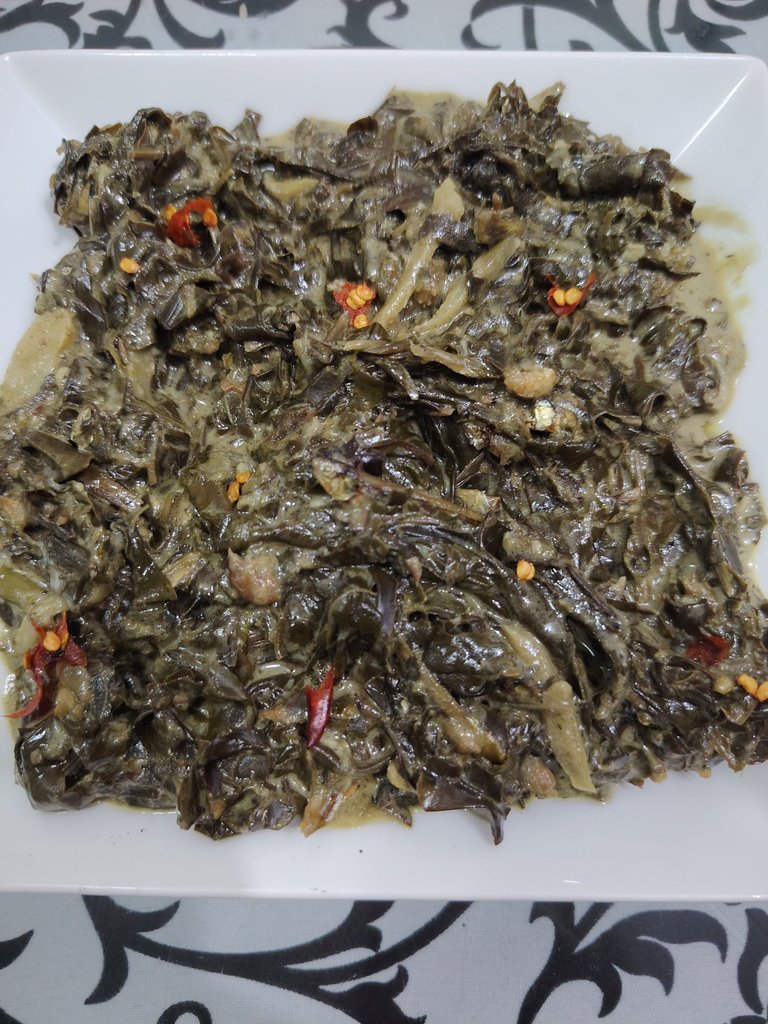Finished pot of goodness — my version of laing.