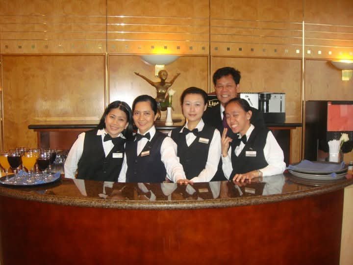 Working abroad, a chapter of sacrifice