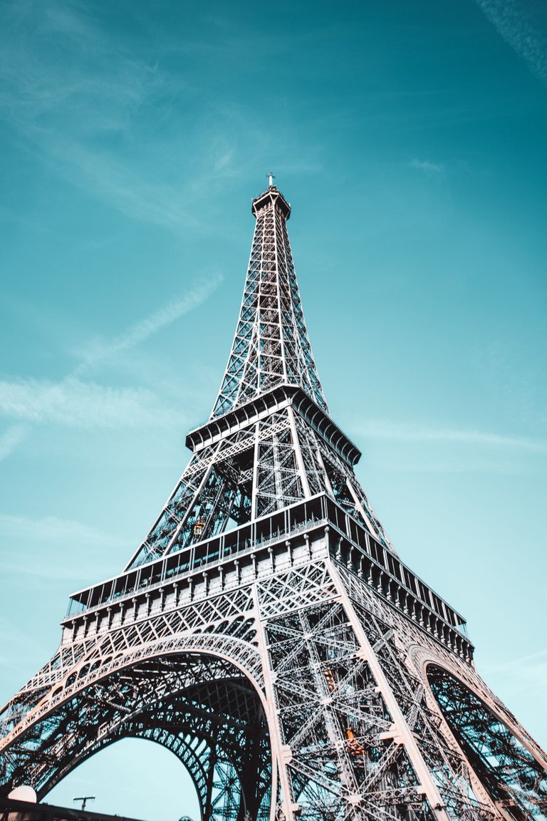 pexels-louis-1530259.jpg