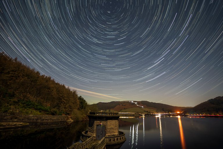 Ladybower-star-trails.jpg