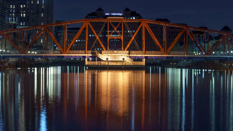 Salford-Quays-Detroit-Bridge.jpg