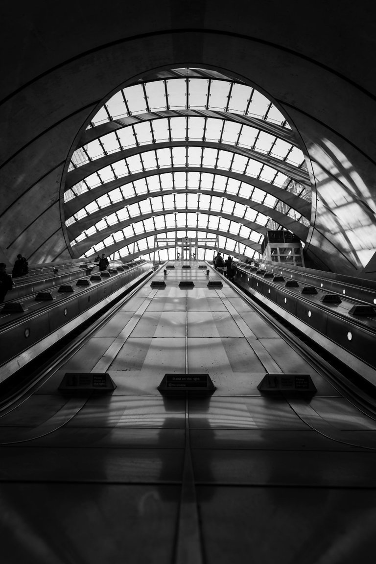 Canary-Wharf-Tube1.jpg