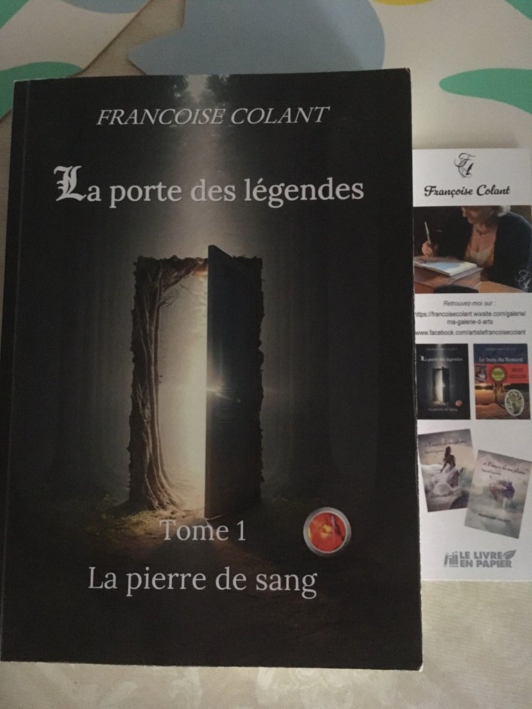 livre fr colant t1 la porte des legendes.jpg