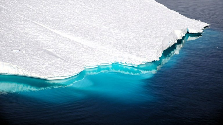 iceberg-8159694_1920.jpg