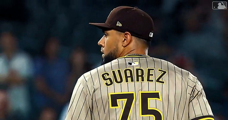 Robert Suárez.jpg